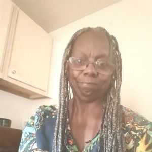 Meet your Posher, Adrienne